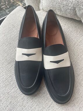 gentle souls Cybil Two-Tone Leather Penny Loafers. Soft-cushioned insoles. NWOB